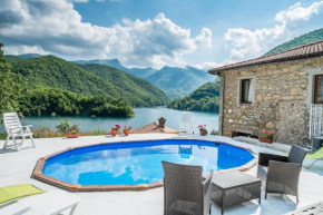 Гостиница La Dolce Vita on Vagli 's Lake  Кампорджано